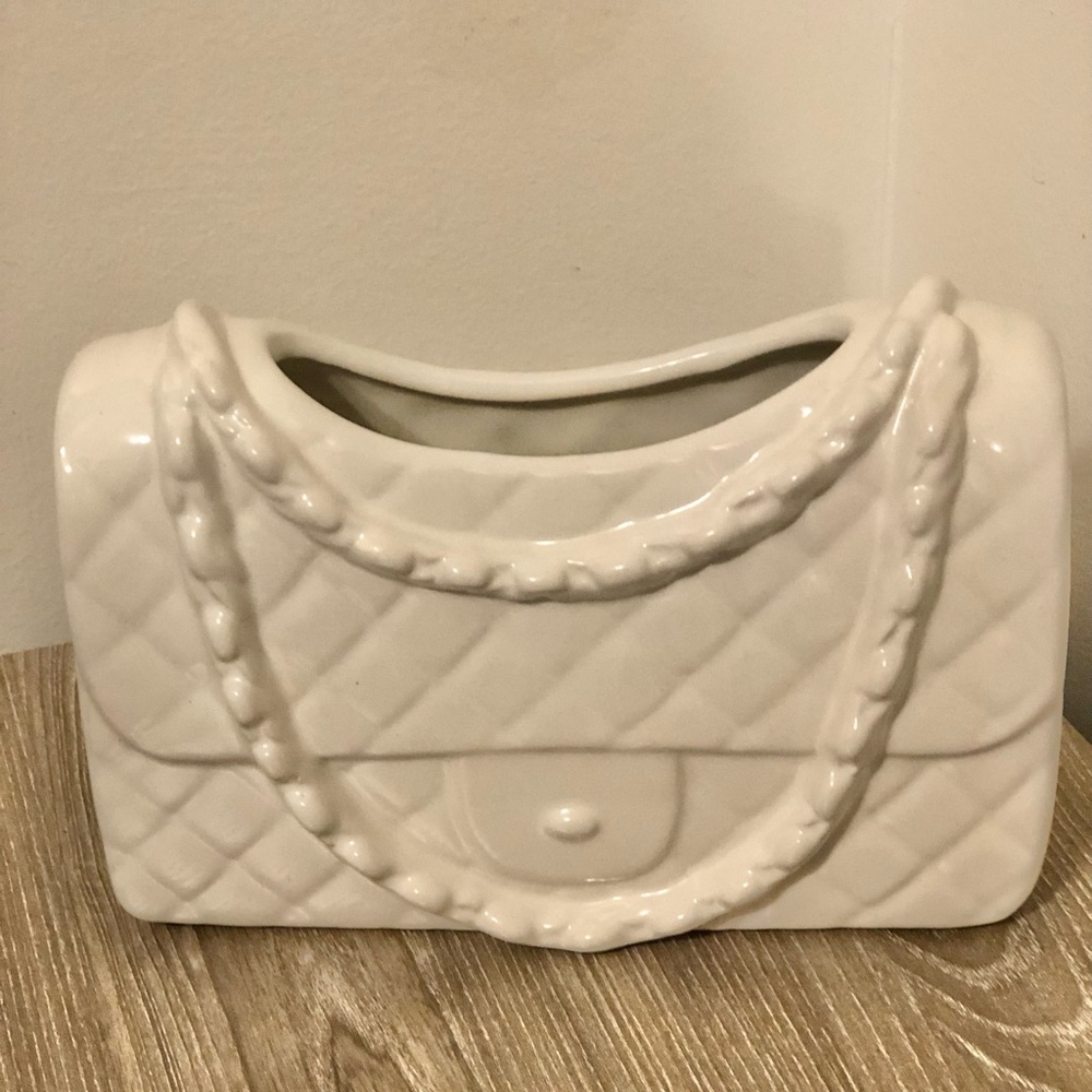 White Quilted Women's Bag vase